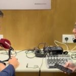 Jaume Bauzà siendo entrevistado en Londres sobre turismo en Baleares.