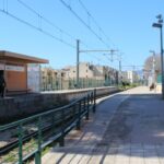 Vista de la estación Pont d'Inca con andenes y trenes