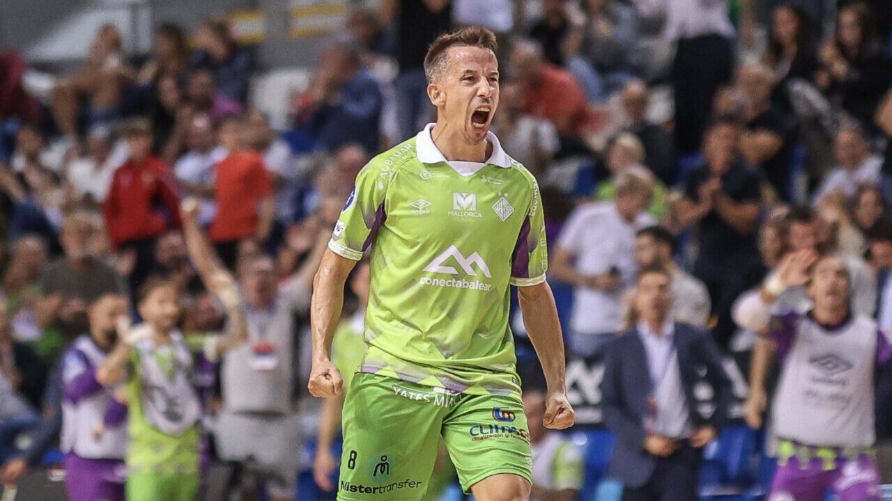 Jugador del Illes Balears Palma Futsal celebrando un gol en un partido