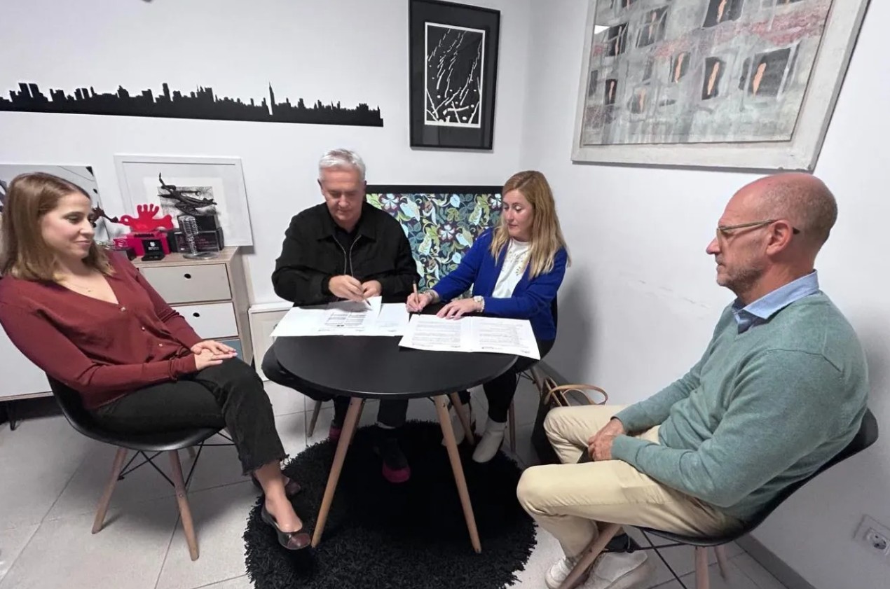 Firma de convenio entre ADEMA y ADIBA para atención a personas con diabetes