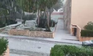 Una espectacular granizada azota el noreste de Mallorca