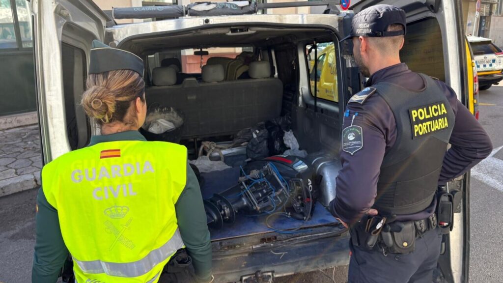Investigados dos estibadores de Palma por robar el motor de una patera