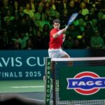 Jaume Munar jugando en la final de la Copa Davis 2025