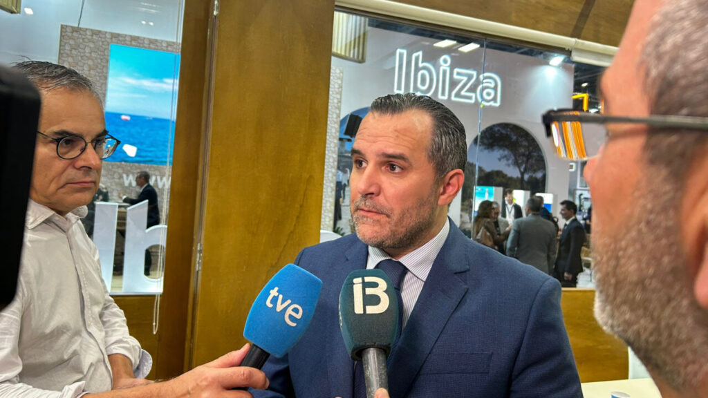 Javier Vich durante una entrevista en la World Travel Market 2023.