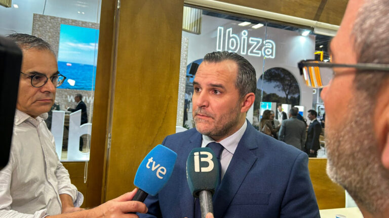 Javier Vich durante una entrevista en la World Travel Market 2023.