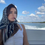 Lola Índigo disfrutando de un momento de relax en un barco