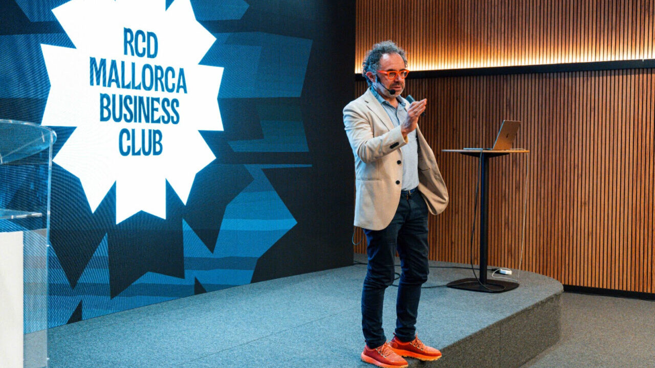 Mago More: "La inteligencia artificial no te quitar&aacute; el trabajo, te lo quitar&aacute; quien sepa usarla mejor que t&uacute;"