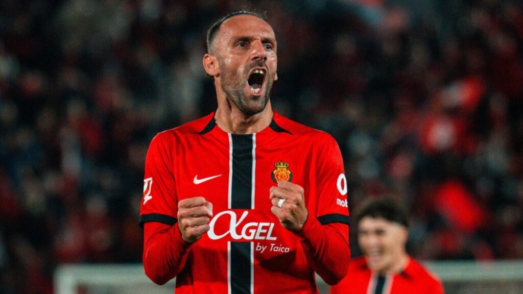 Muriqi celebra un gol durante el partido RCD Mallorca contra Getafe