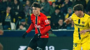 Pablo Torre jugando en un partido de fútbol con el Mallorca