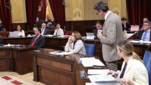 Reuni&oacute;n en el Parlament de Baleares sobre el techo de gasto y presupuestos