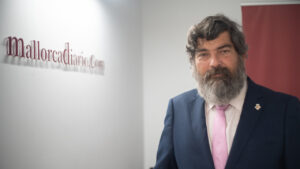 Pedro Bestard en la redacción de mallorcadiario.com. | Autor: J. Fernández Ortega.