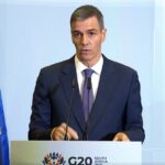 Pedro Sánchez hablando en una conferencia sobre el fiscal general