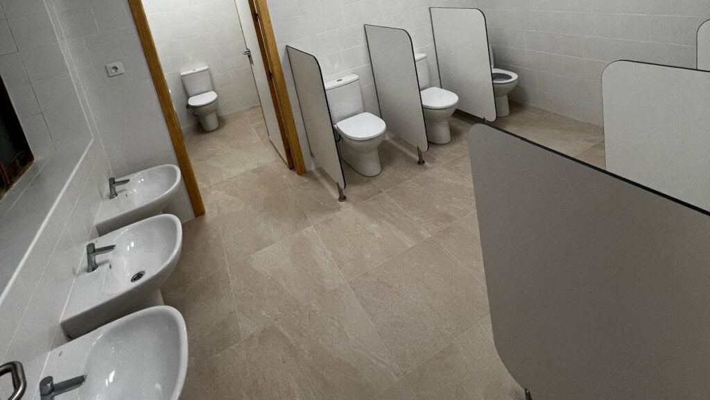 El CEIP Pere Rosselló i Oliver de Alaró estrena baños completamente renovados