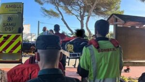 Operativos de rescate de la Guardia Civil en Cala Torrent