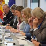 Funcionarios del Gobierno en reunión sobre subida salarial