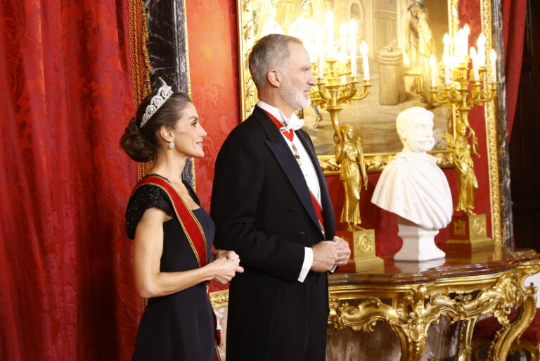 Letizia y el maquillaje de Estado que brilla sin gritar