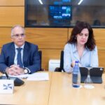 Sandra Fernández durante una reunión sobre menores migrantes en Baleares