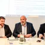 Tres hombres en una reunión del patronato de la Fundació Turisme Palma 365.