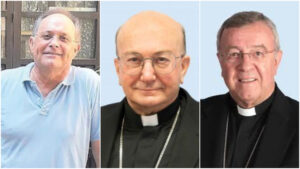 Tres hombres en retratos, uno sonriente y dos con vestimenta religiosa.