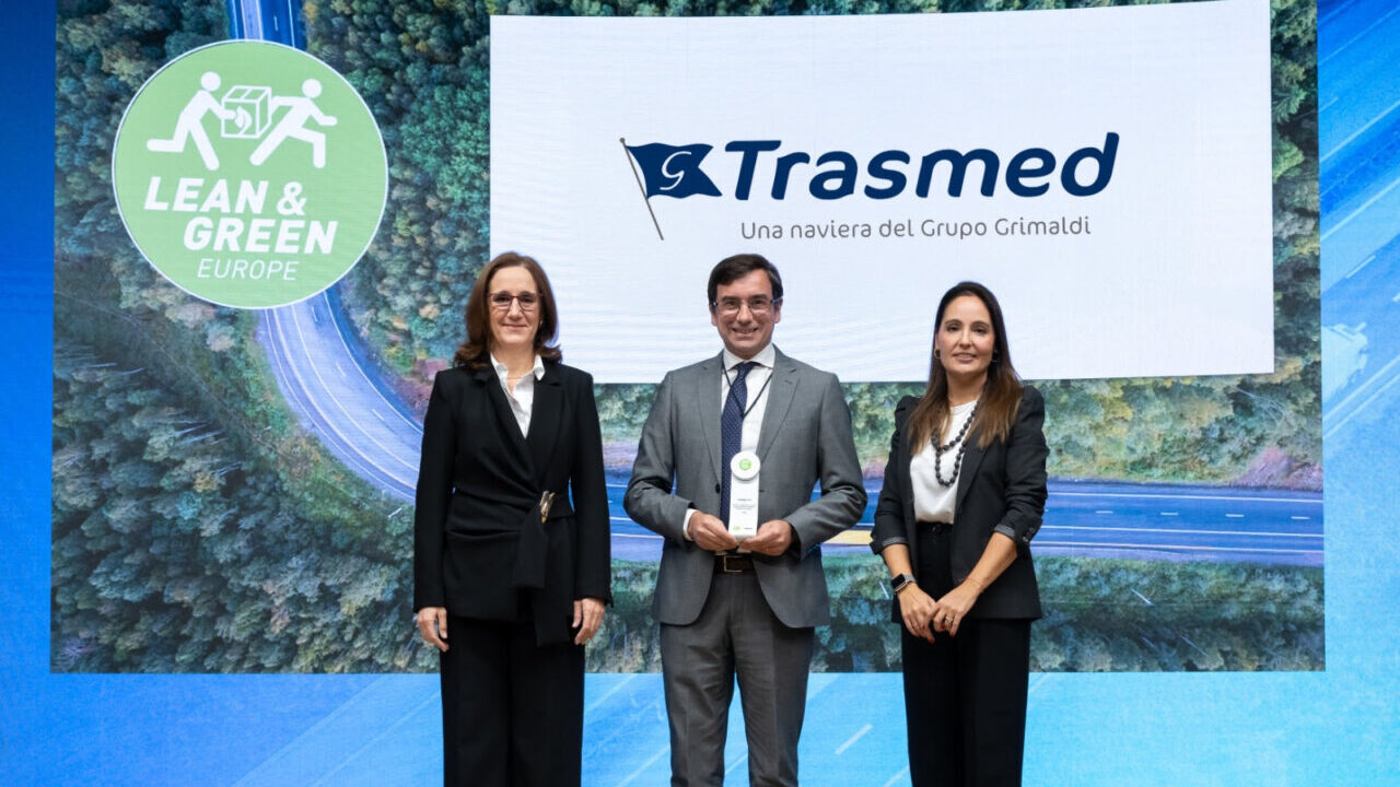 Entrega de premio a Trasmed por reducci&oacute;n de emisiones de CO2
