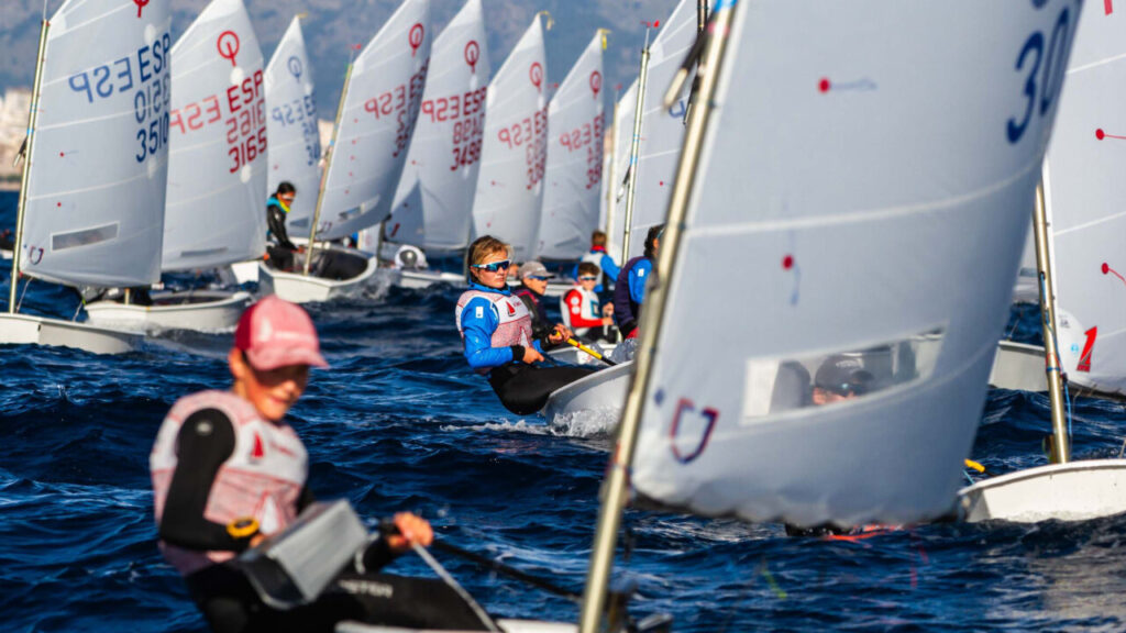 Veleros compitiendo en el Trofeo ABANCA Ciutat de Palma
