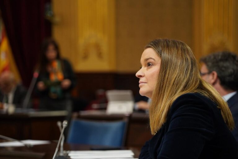 Marga Prohens en el Parlament