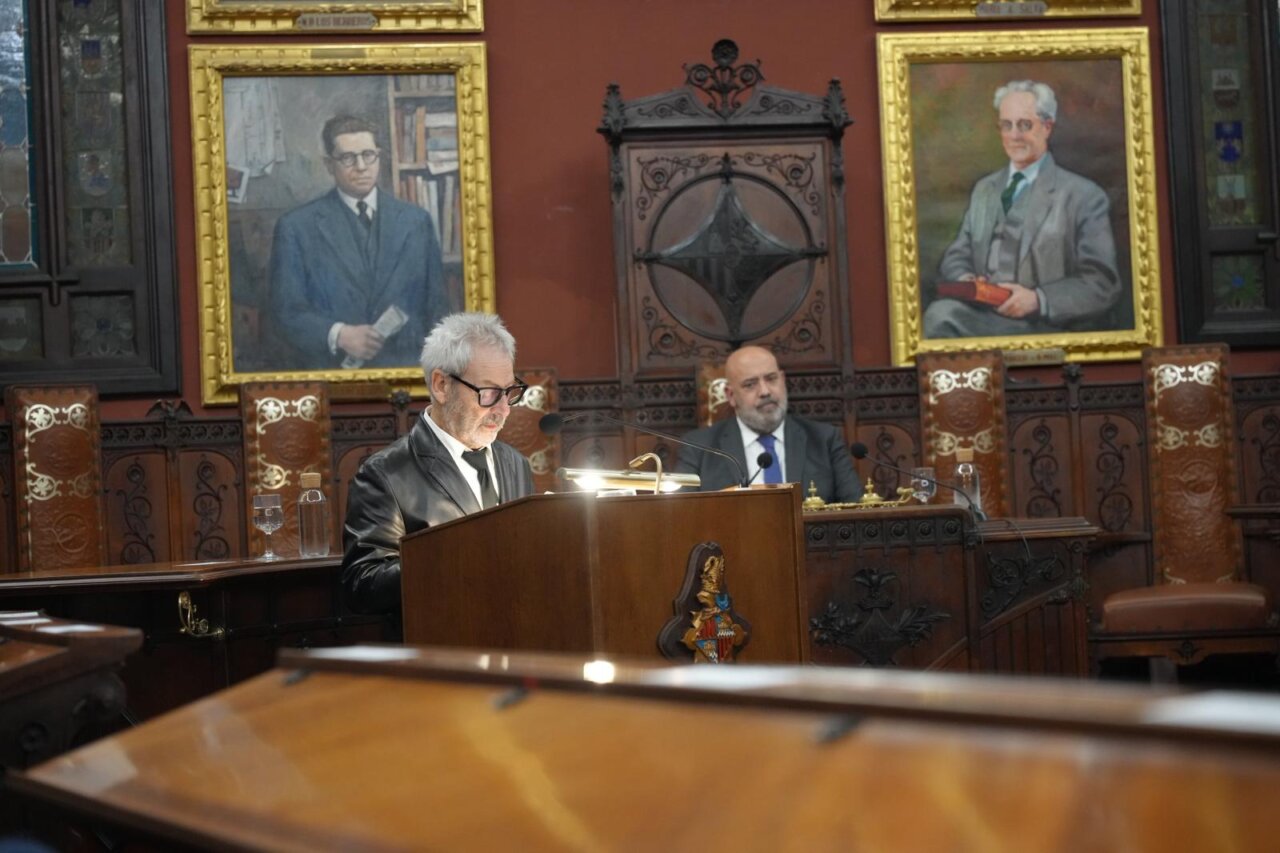 Pep Llamb&iacute;as pronunciando su preg&oacute;n en el Ayuntamiento de Palma
