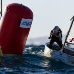 Regatista compitiendo en el Trofeo Abanca en Palma de Mallorca