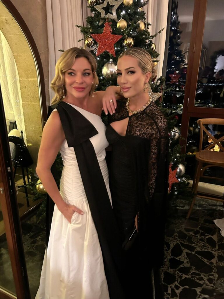 Mar&iacute;a Juan de Setmenat y Patrick L Pop en su boda en Bellagre