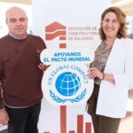 Representantes de la Asociación de Constructores de Baleares apoyando el Pacto Mundial de la ONU