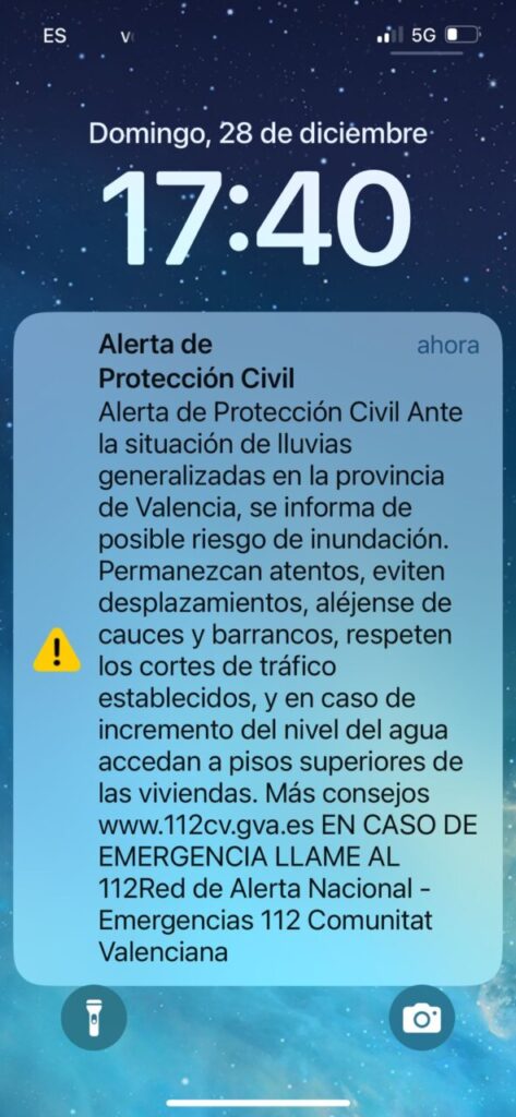 Notificación de alerta de lluvia en Valencia por Protección Civil