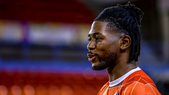 Archange Izaw-Bolavie en su presentación como jugador del Palmer Basket