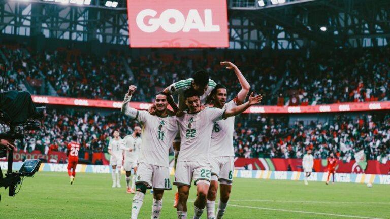Jugadores de Argelia celebrando un gol en la Copa África 2025