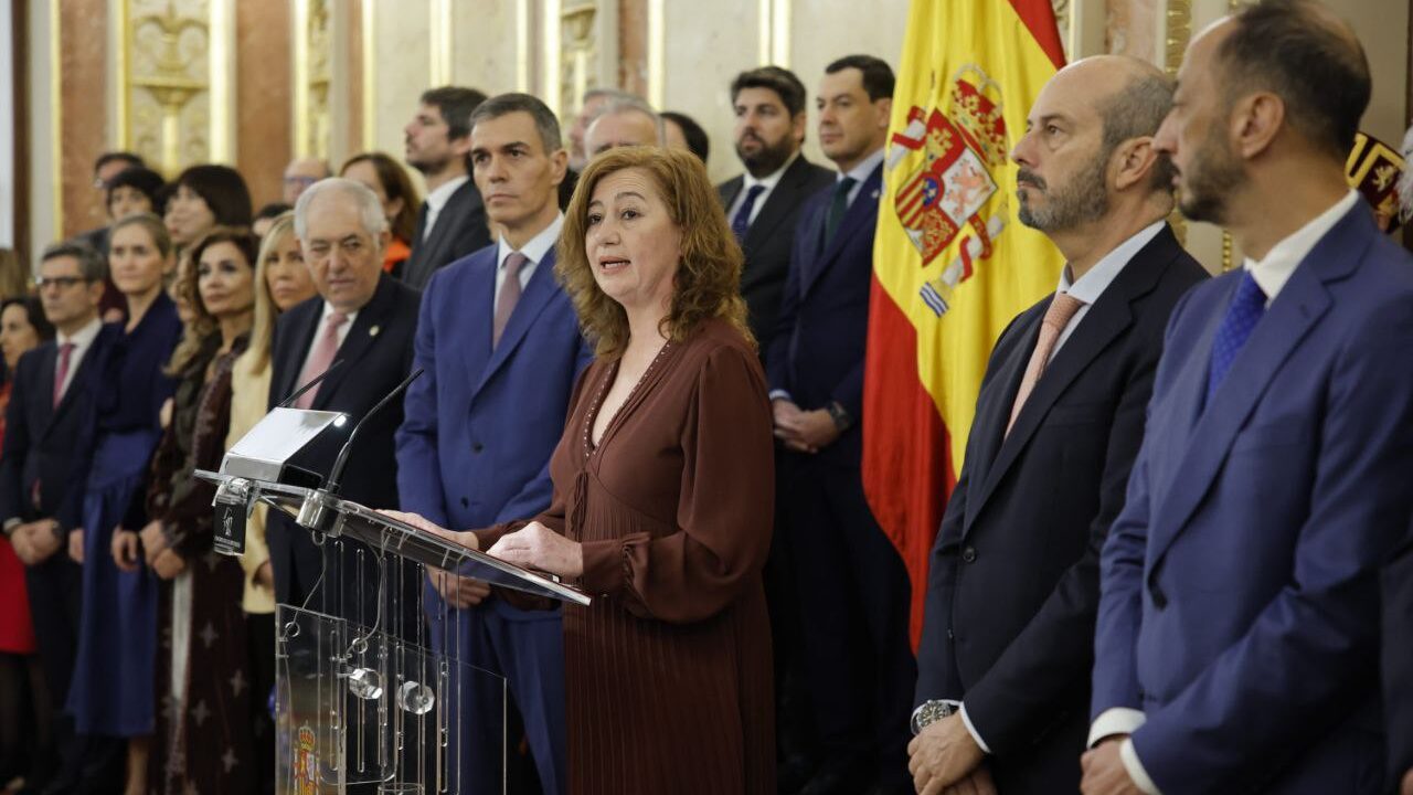 Armengol hablando en un acto sobre la Constituci&oacute;n en Espa&ntilde;a