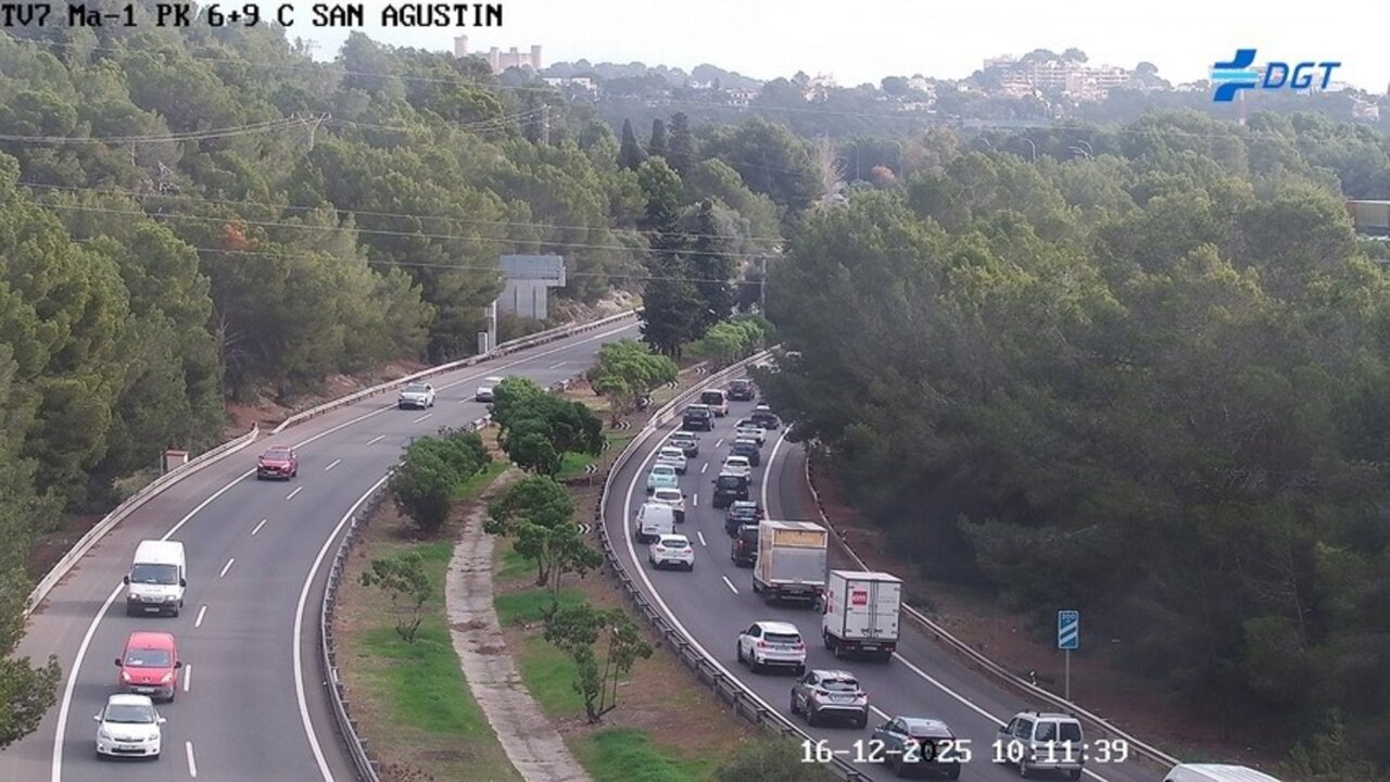 Un choque entre veh&iacute;culos en la autopista de Andratx ha generado un gran atasco. El accidente ocurri&oacute; cerca de las 09:40 en el km 5,5.