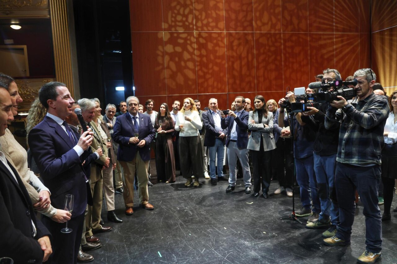 Lloren&ccedil; Galm&eacute;s agradeciendo a los medios en la Copa de Navidad en Palma.