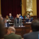 La presidenta del Govern hablando en el Parlament sobre agresores sexuales