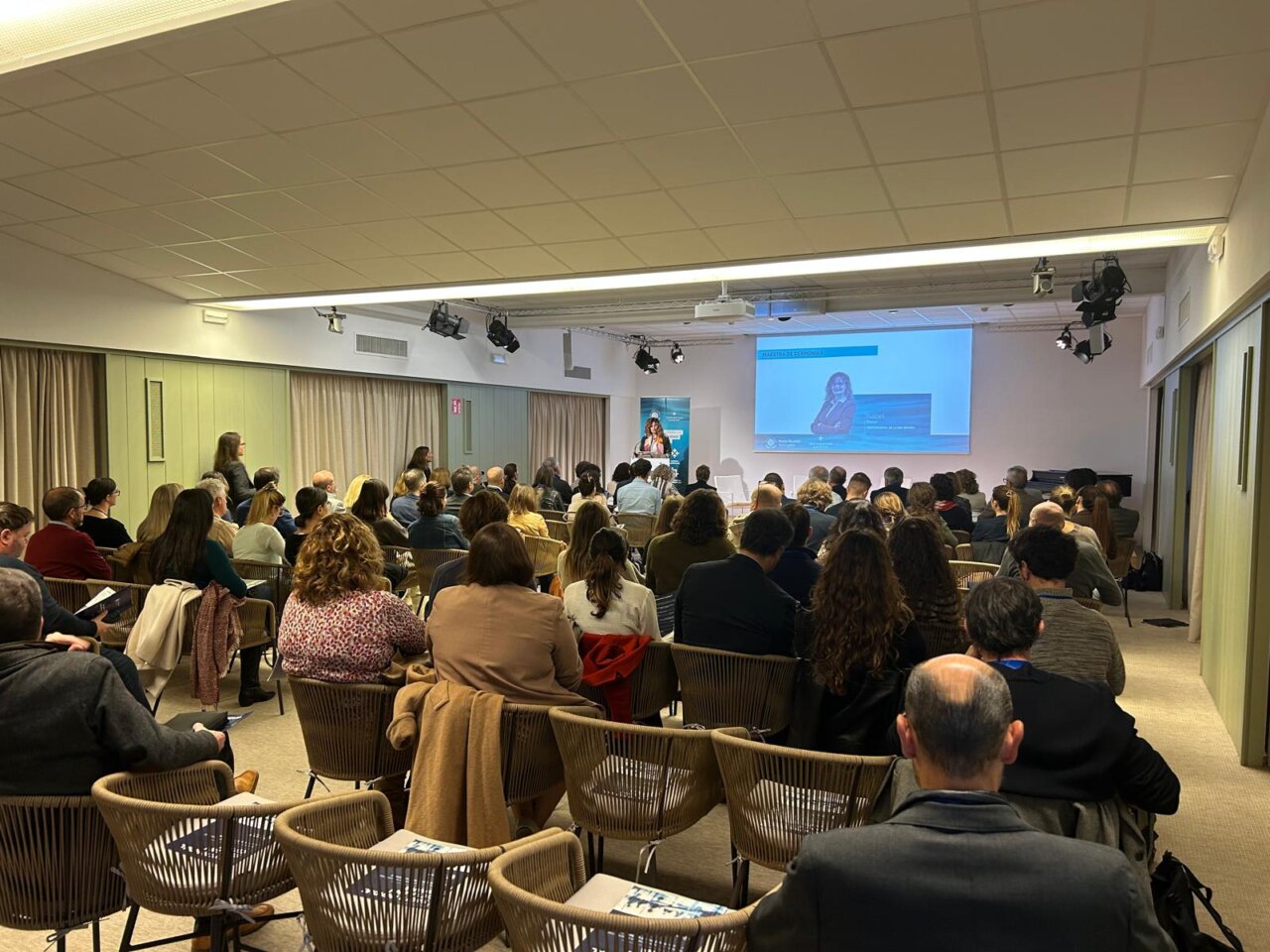 Asistentes en un encuentro sobre sostenibilidad empresarial en Mallorca