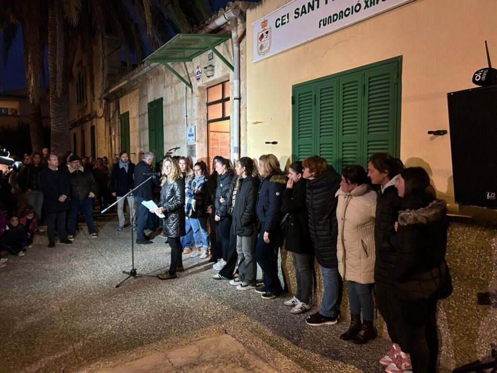 Concentración en Es Pil.larí en apoyo a mujer agredida por su expareja.