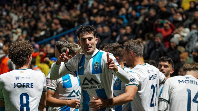 Jugadores del Atl&eacute;tico Baleares celebrando un gol en la Copa del Rey