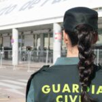 Nueve detenidos por provocar un altercado en un avión en el aeropuerto de Palma