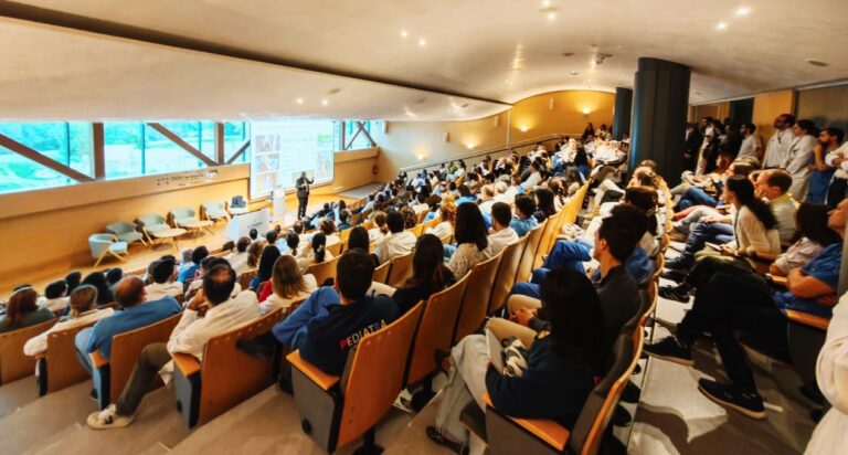 Asamblea de médicos en el Hospital de Son Espases con gran asistencia.
