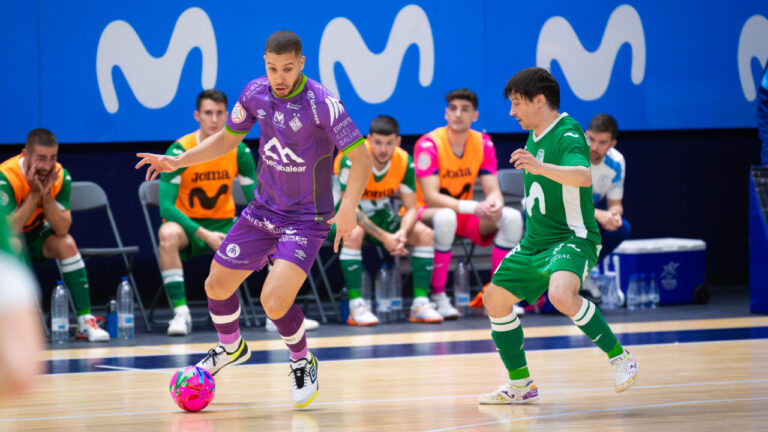 Jugadores del Illes Balears Palma Futsal en acci&oacute;n durante un partido