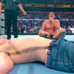 John Cena derrotado en el ring tras su combate de despedida contra Gunther