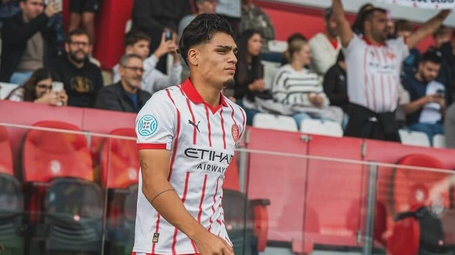 Juan Arango Jr. debutando en la Liga con el Girona en el estadio Martínez Valero.