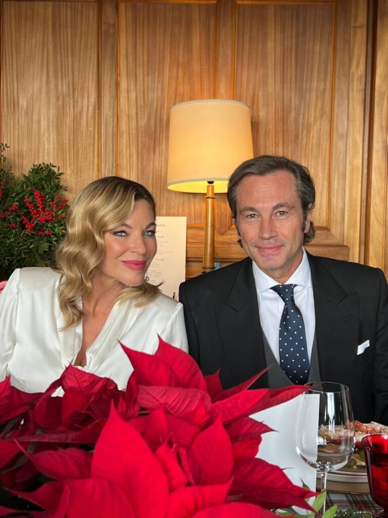 Mar&iacute;a Juan de Setmenat y Patrick L Pop en su boda en Bellagre.