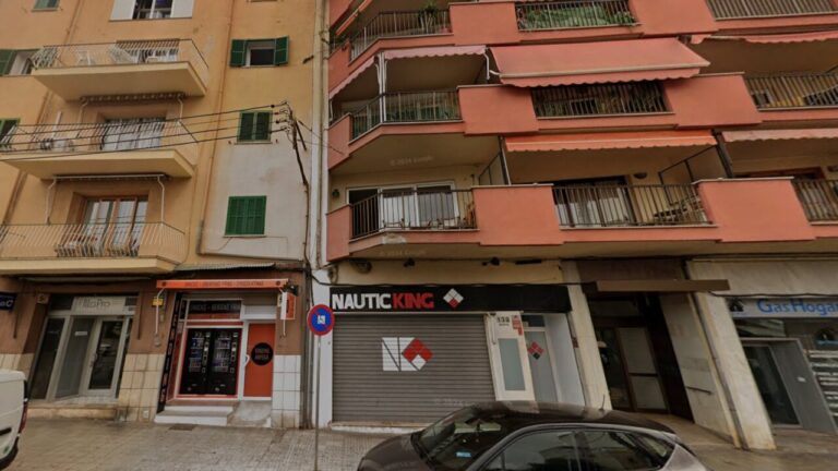 Edificios en la calle General Riera donde ocurri&oacute; el incidente del ni&ntilde;o herido.