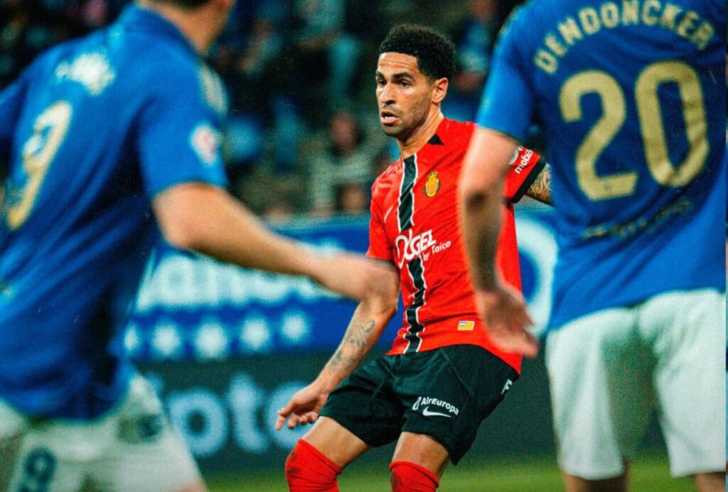 Omar Mascarell en un partido de fútbol con el Mallorca