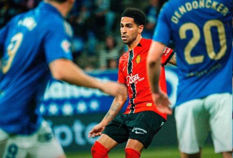 Omar Mascarell en un partido de fútbol con el Mallorca