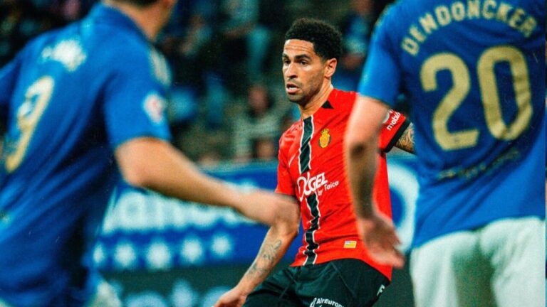 Omar Mascarell en un partido de fútbol con el Mallorca